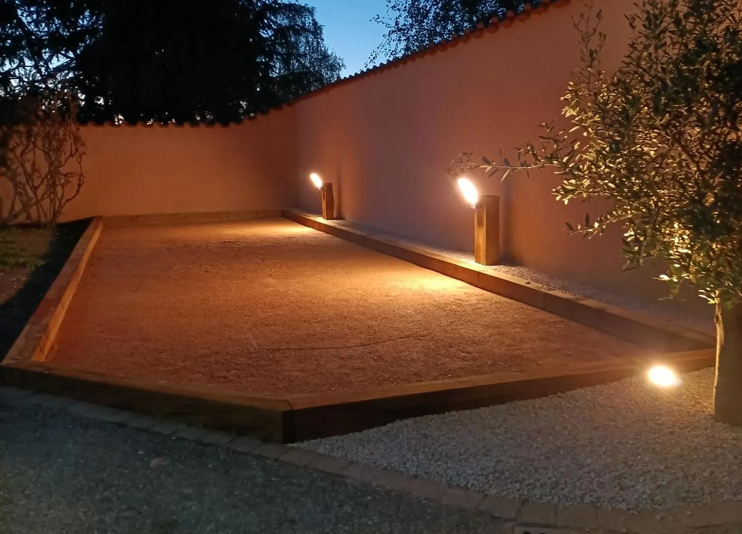 Апартаменты Charmant Logis Neuf Equipe/Piscine/Spa/Sauna/Gym Heyrieux